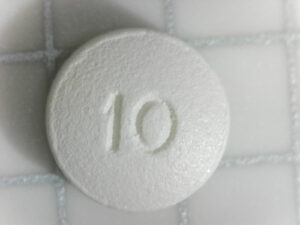 OxyContin branded Oxycodone 10mg. Used under Creative Commons CCO 1.0 Universal Public Domain